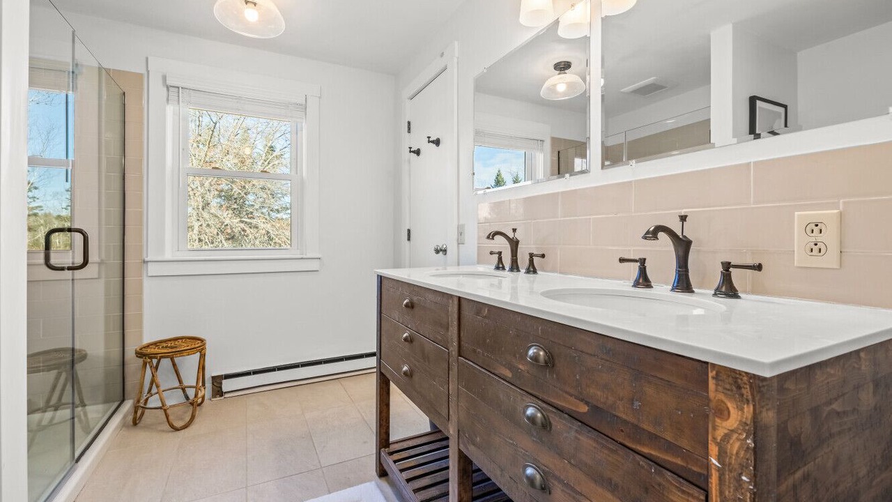 Photo of Bathroom in South Londonderry