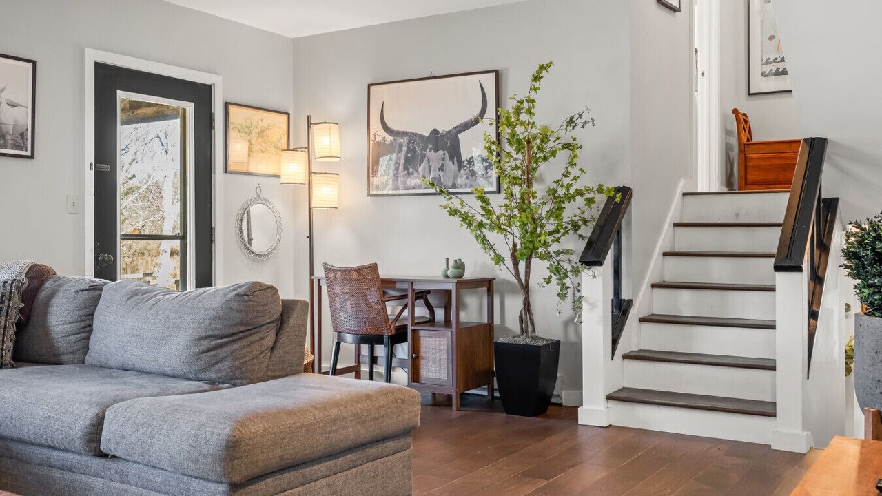 Photo of Livingroom in South Londonderry