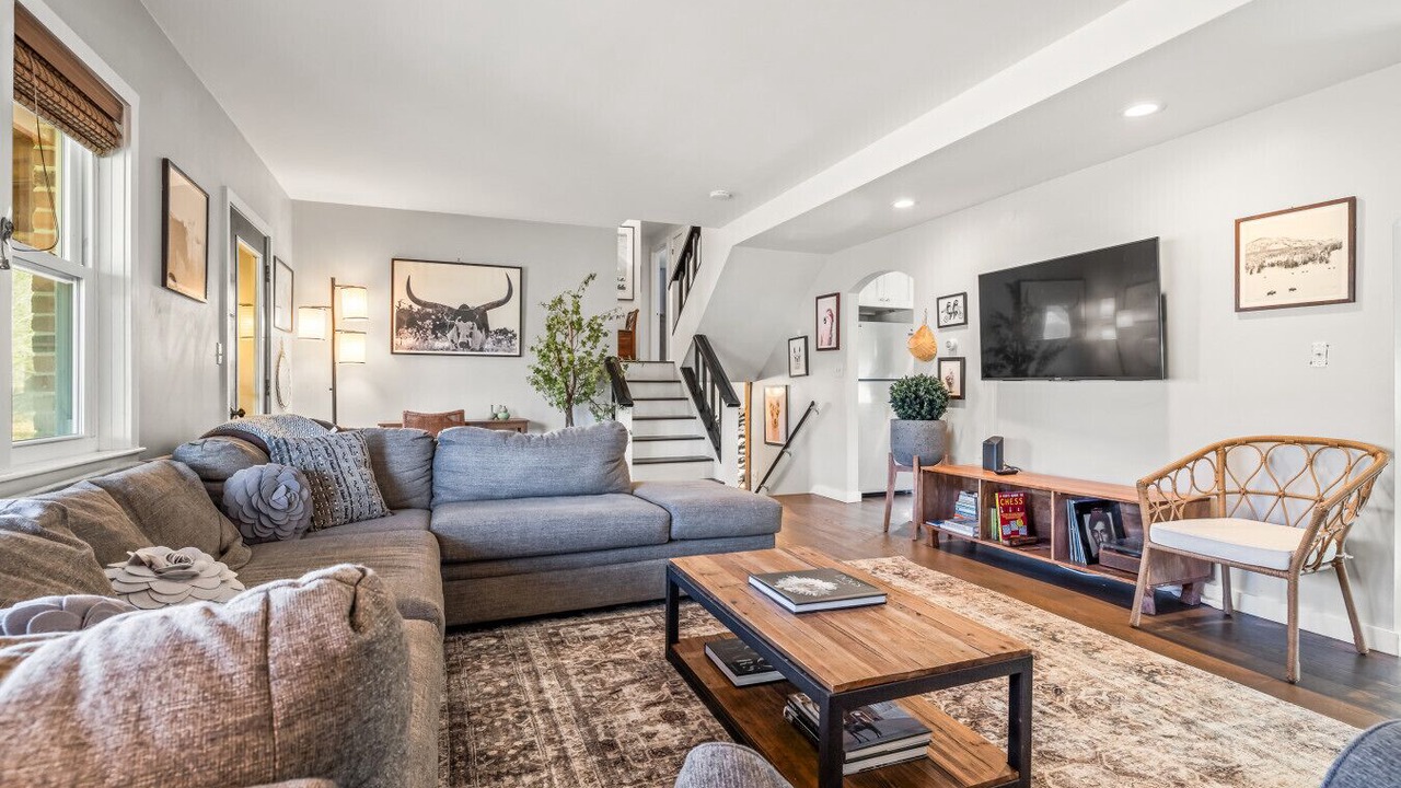 Photo of Livingroom in South Londonderry