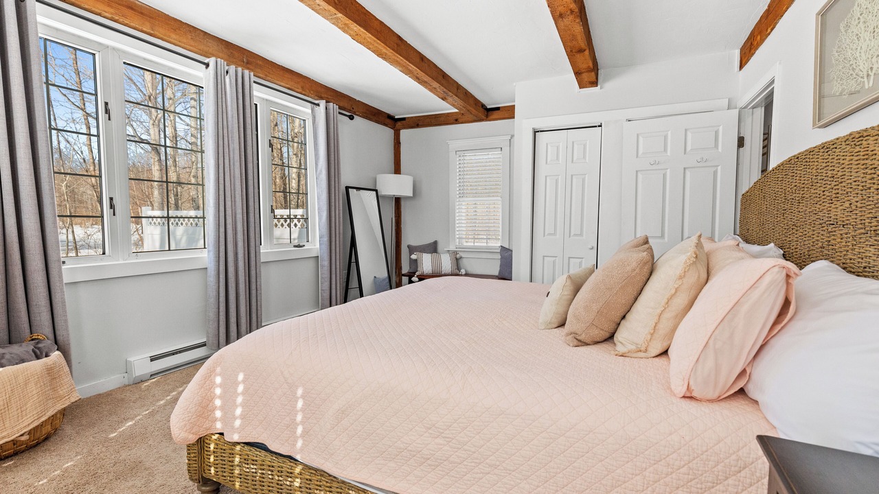 Photo of Bedroom in Moultonborough