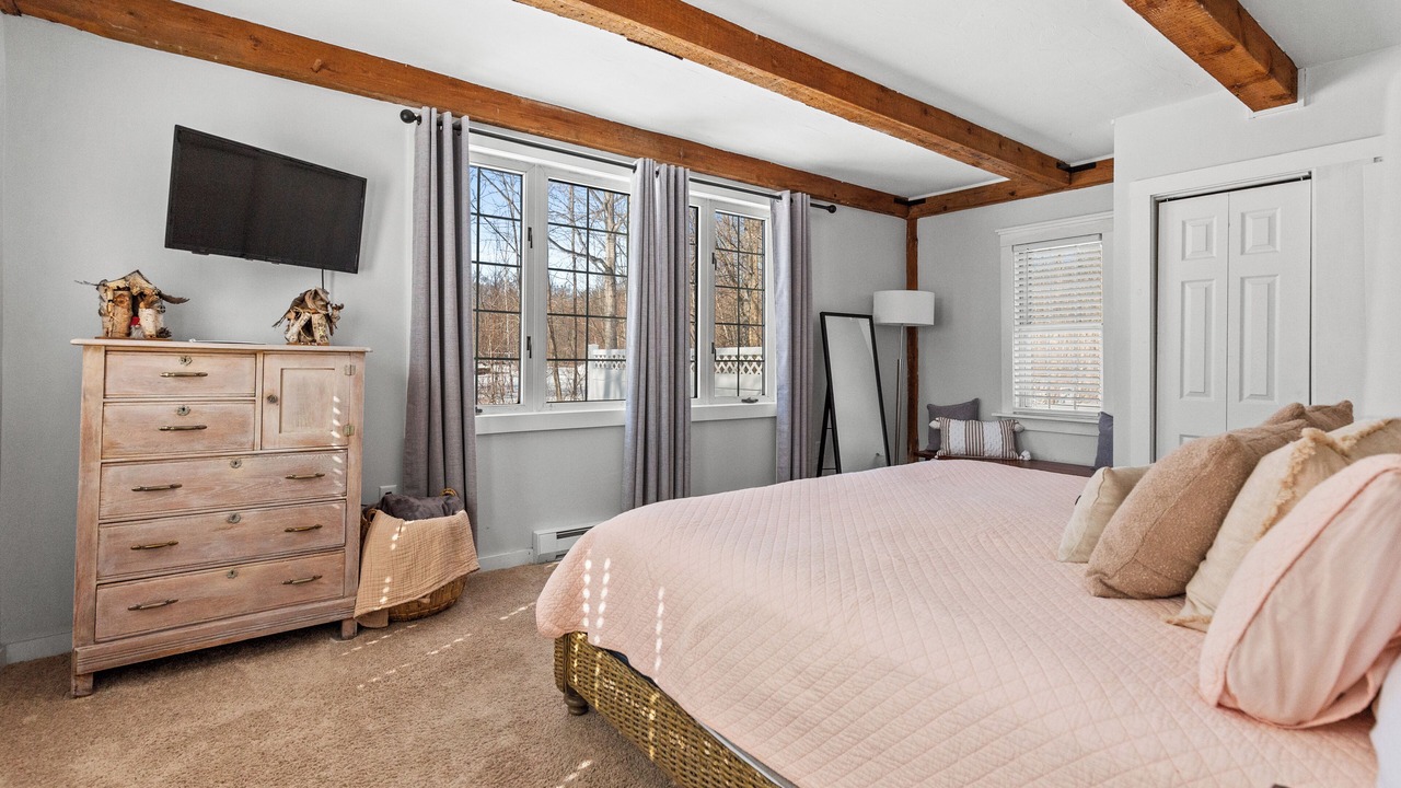 Photo of Bedroom in Moultonborough