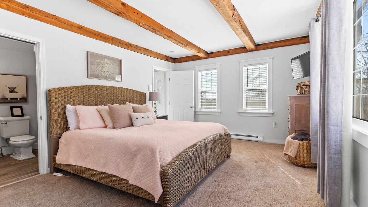 Photo of Bedroom in Moultonborough