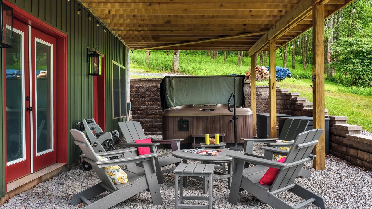 Photo of Patio Balcony in Alpine Lake