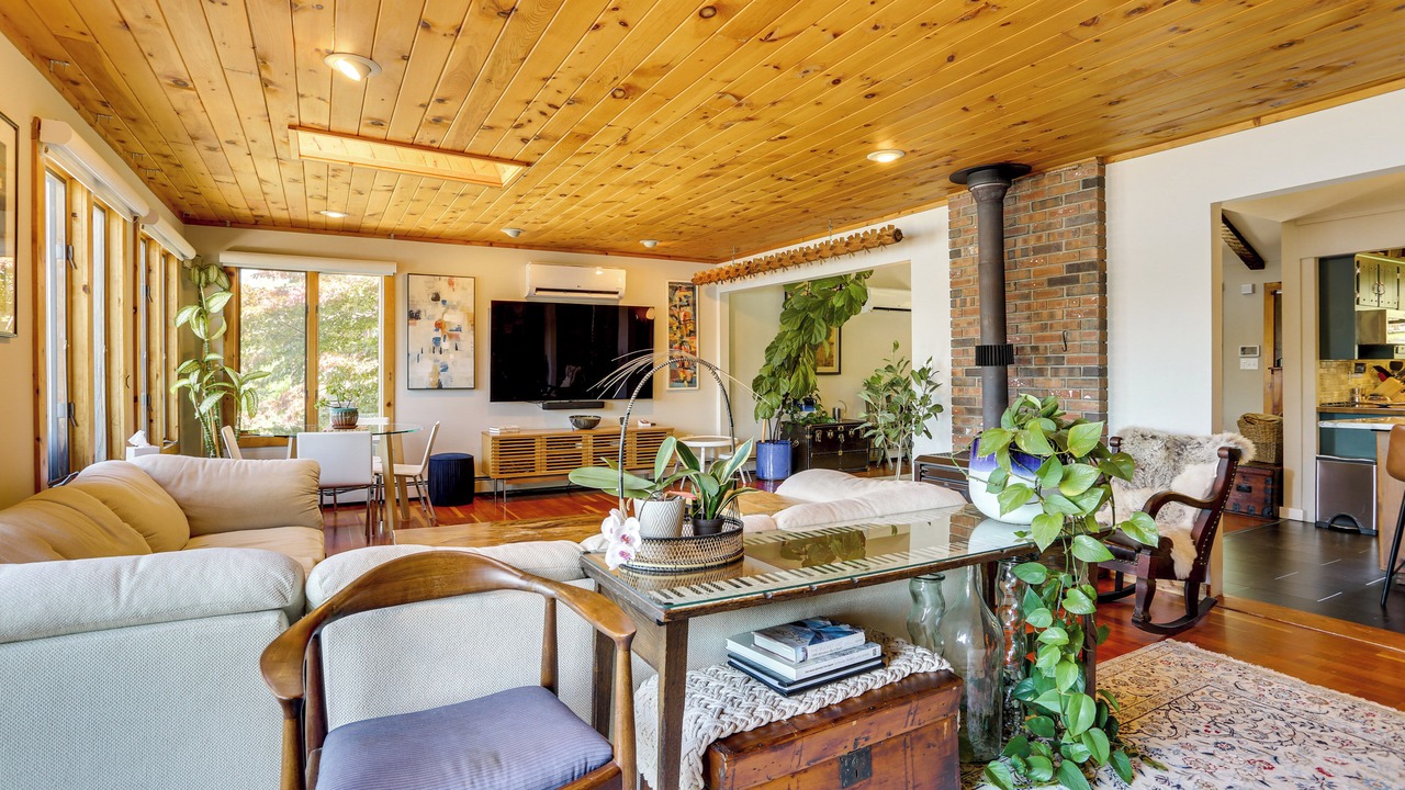 Photo of Livingroom in White Lake