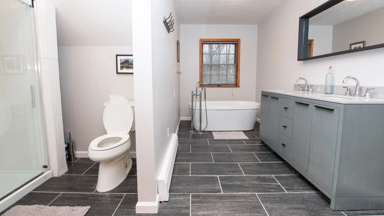 Photo of Bathroom in Poplar Ridge