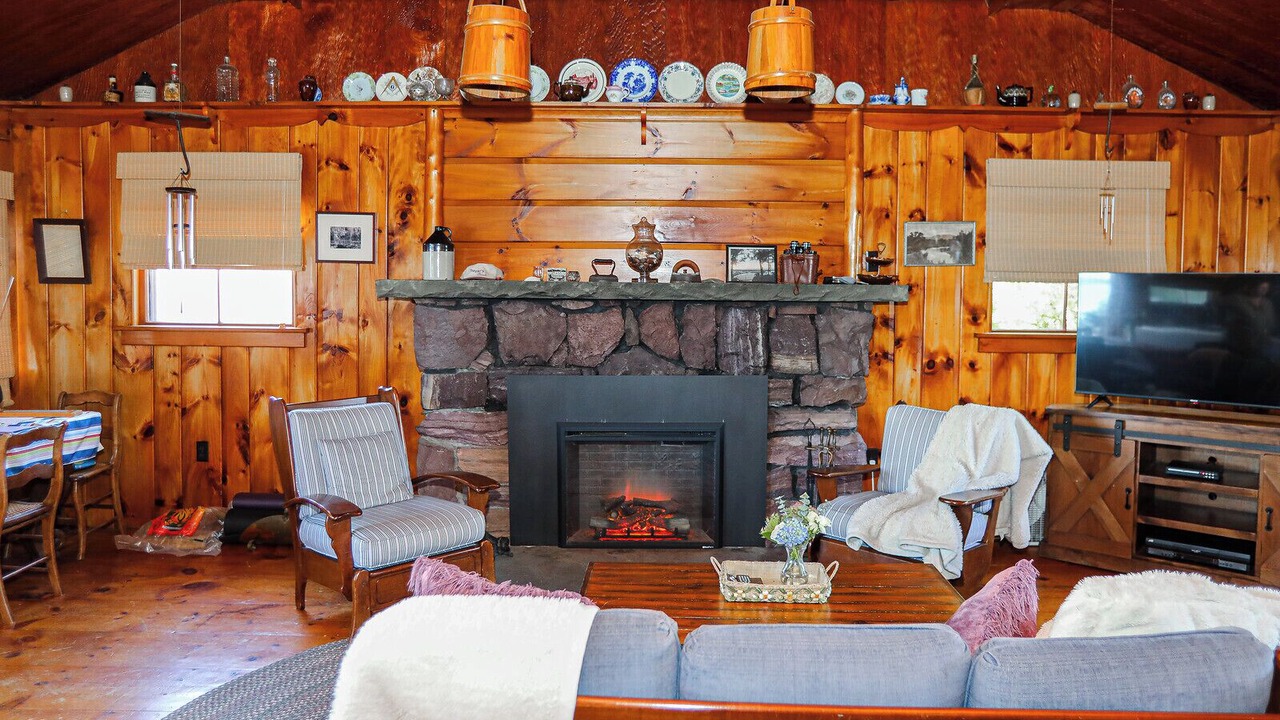 Photo of Livingroom in Malletts Bay
