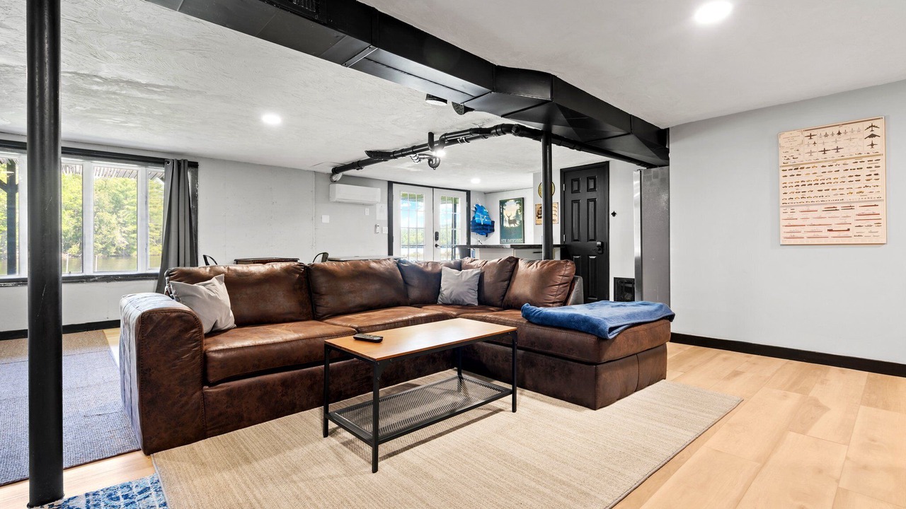 Photo of Livingroom in Milton