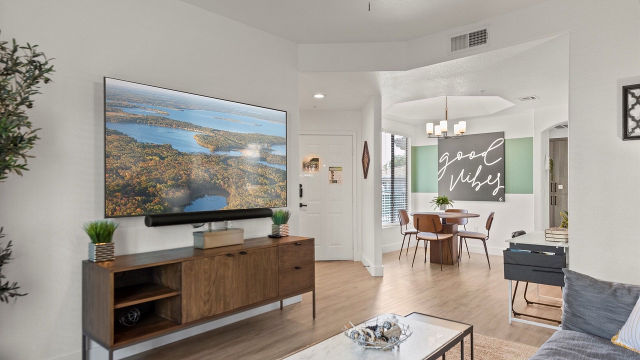 Photo of Livingroom in Kierland