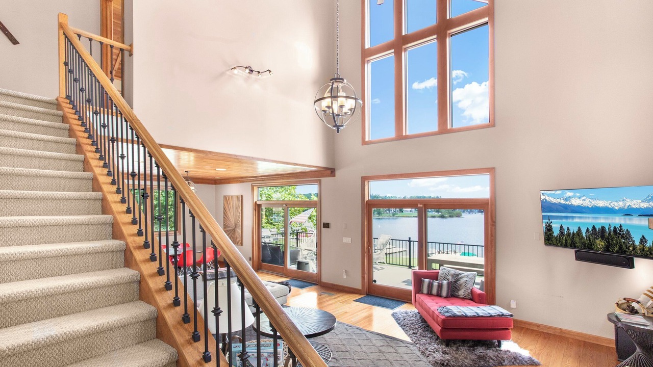 Photo of Livingroom in McHenry