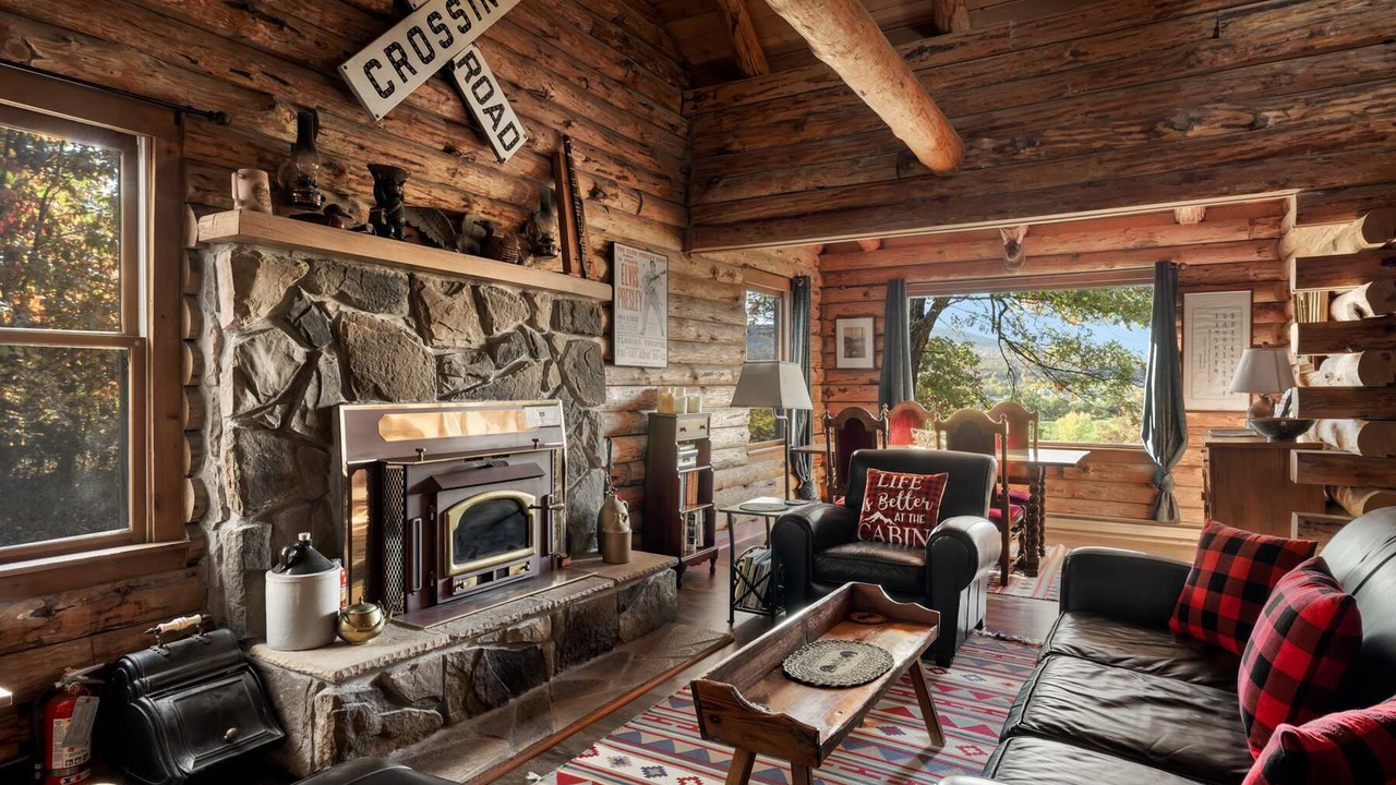 Photo of Livingroom in Paw Paw