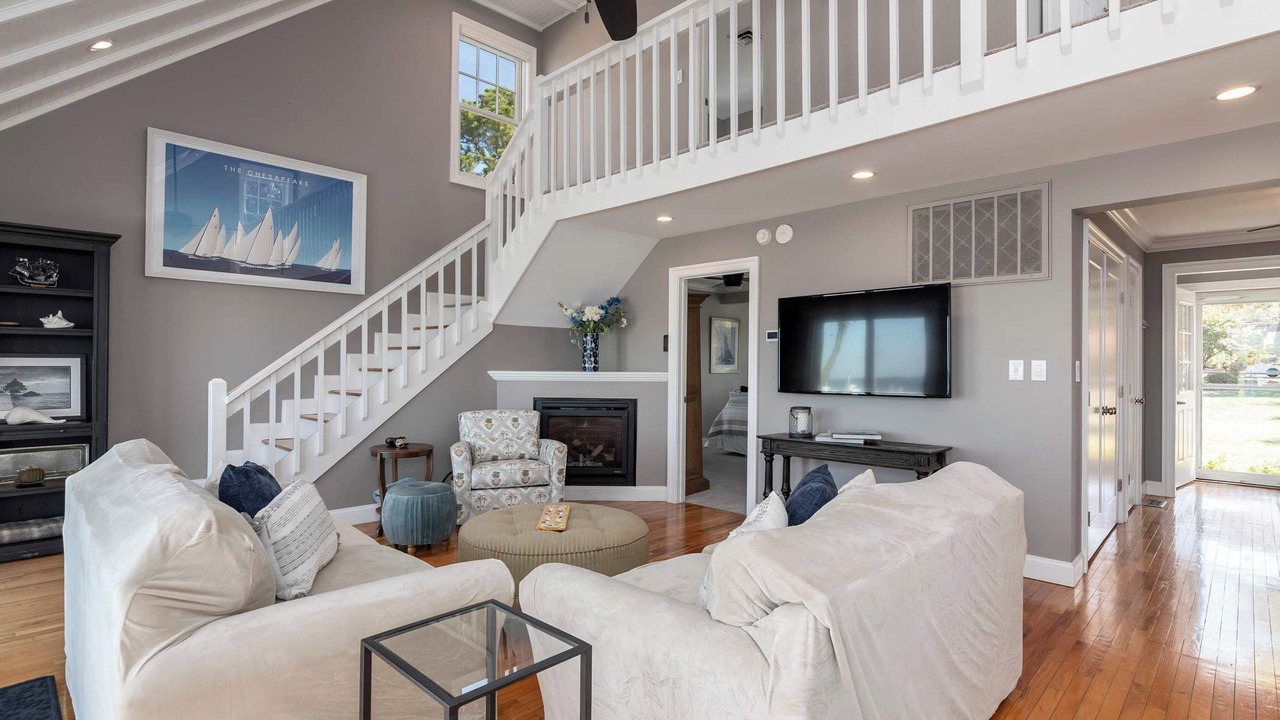 Photo of Livingroom in Tilghman