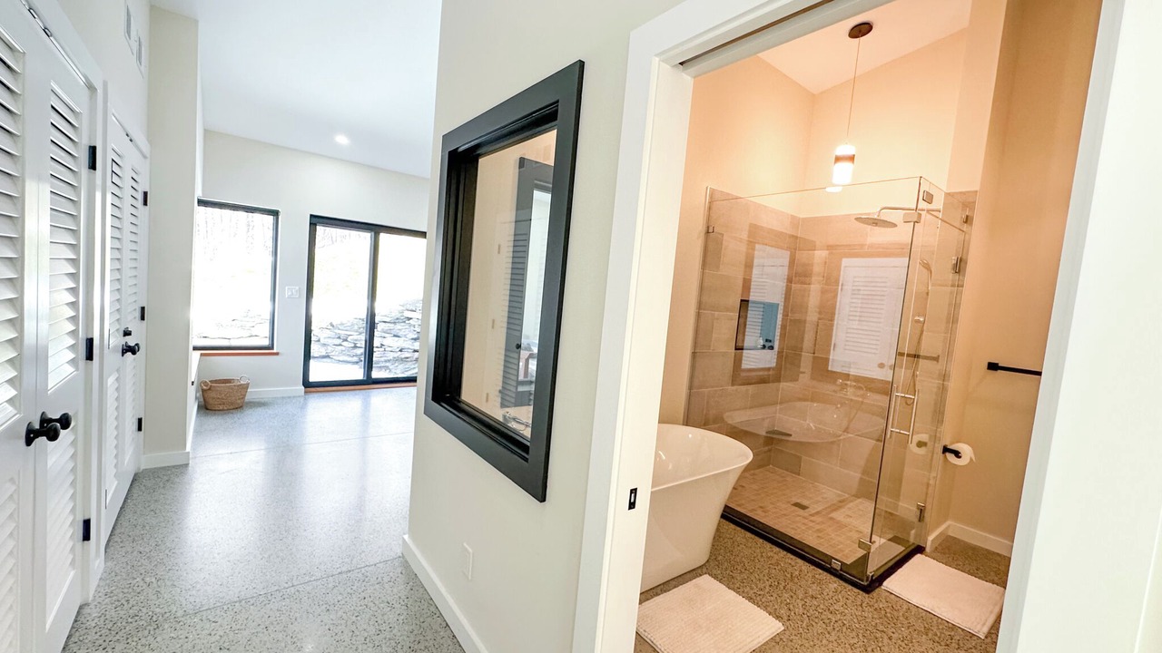 Photo of Bathroom in Warren