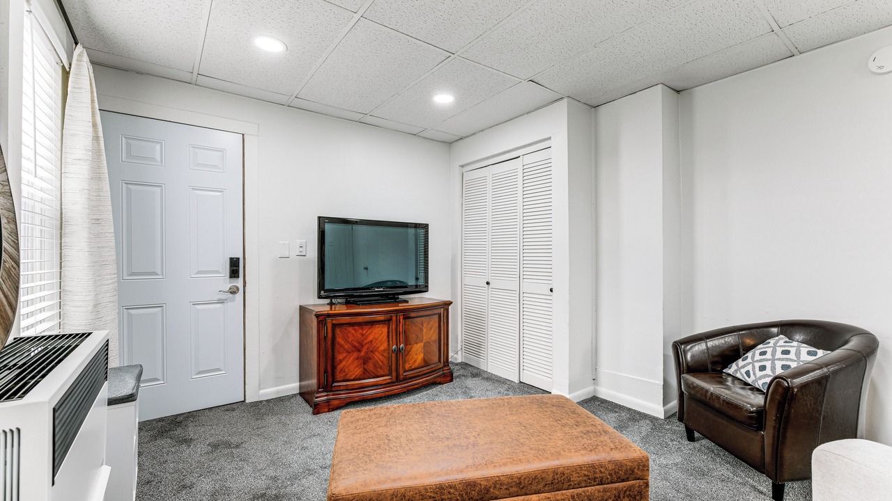 Photo of Livingroom in Depew