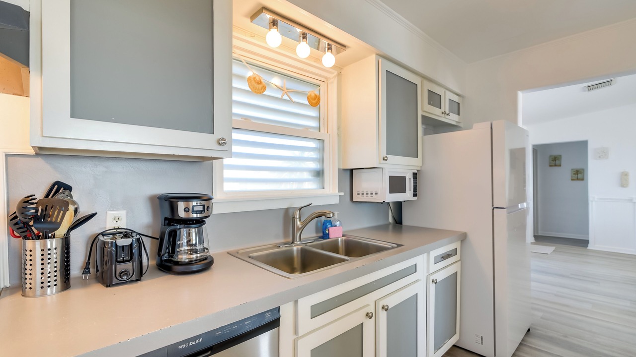 Photo of Kitchen in Bermuda Beach