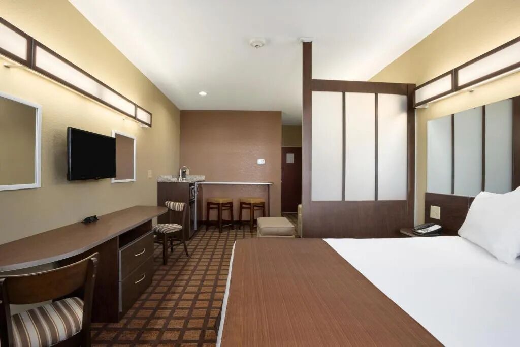 Photo of Bedroom in White Hall