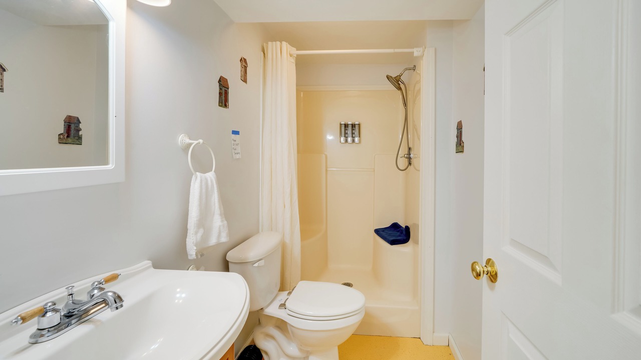Photo of Bathroom in Rosedale