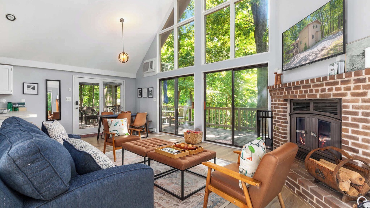Photo of Livingroom in The Woods