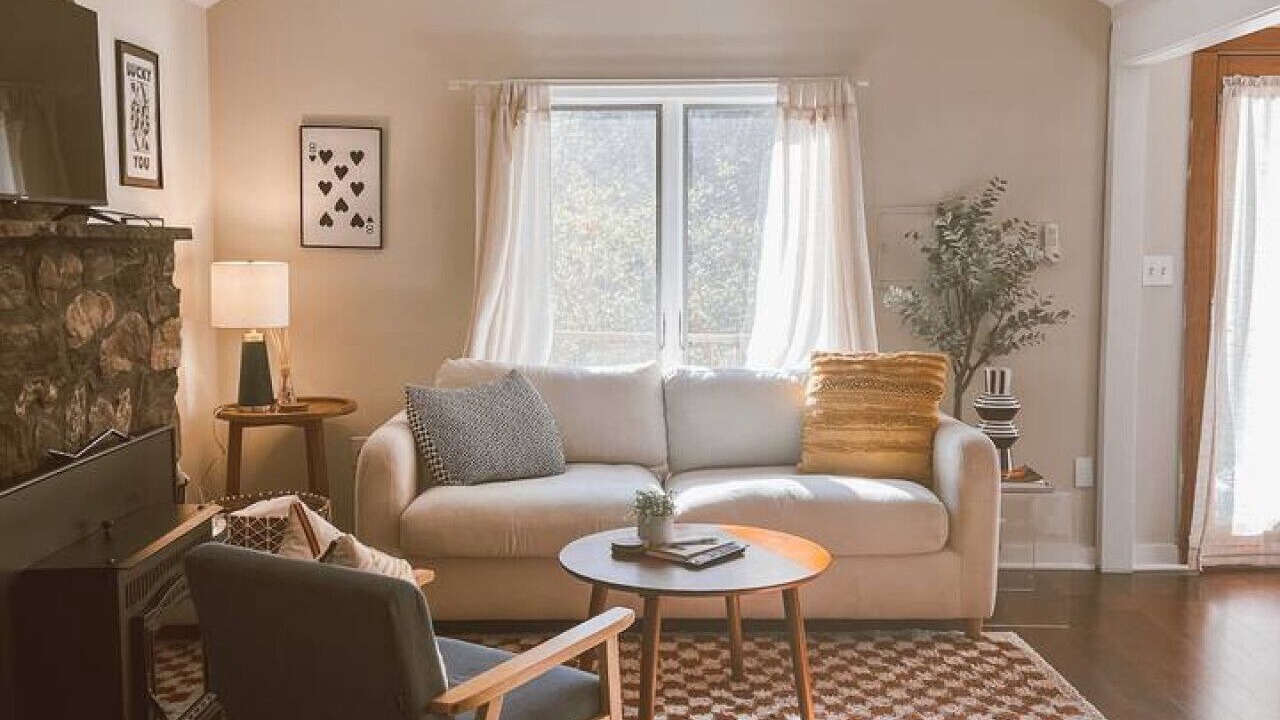 Photo of Livingroom in Gaylordsville
