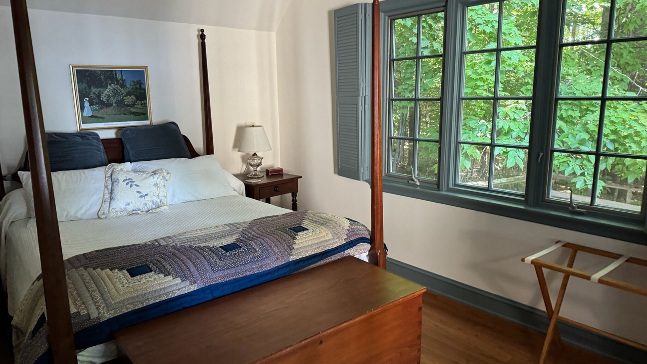 Photo of Bedroom in Wolfeboro