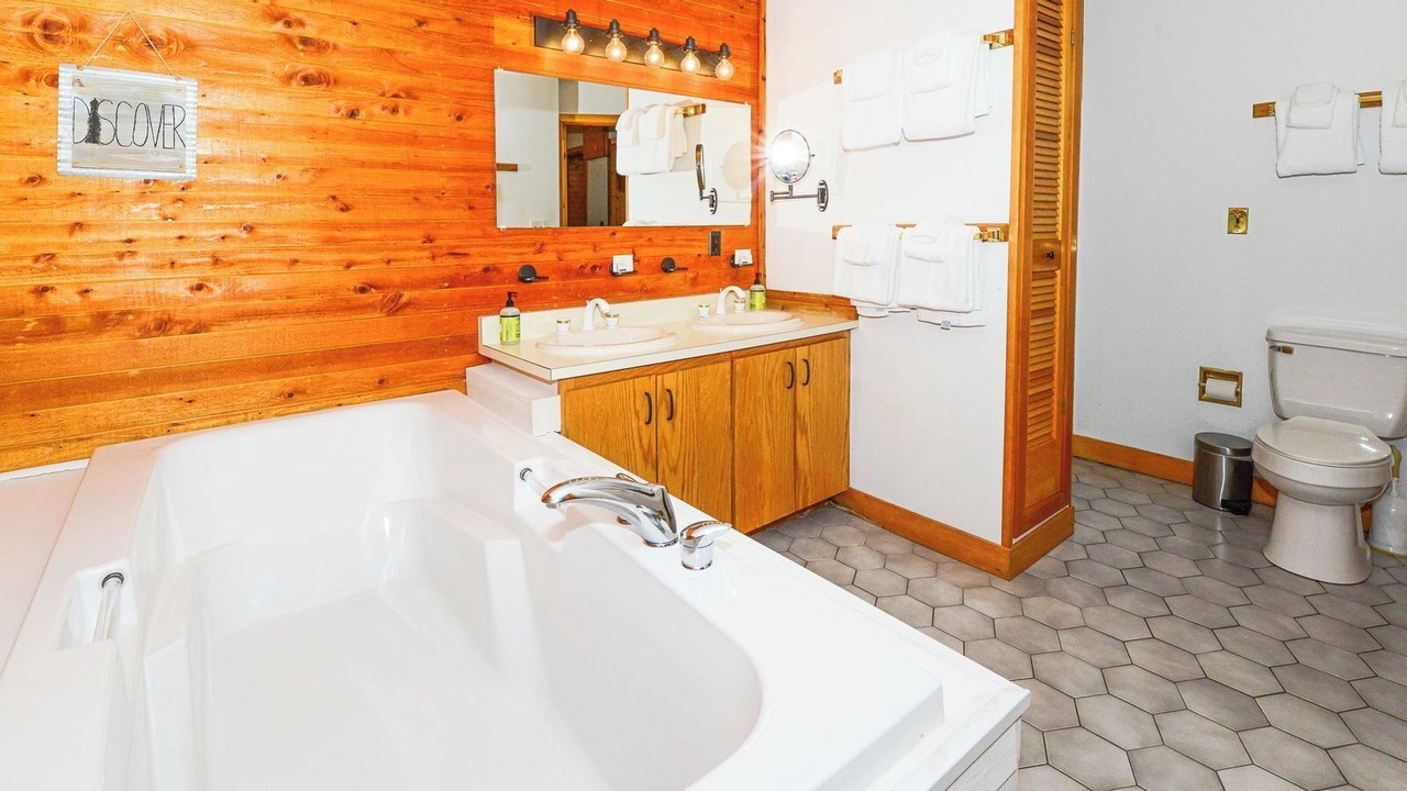 Photo of Bathroom in Intervale
