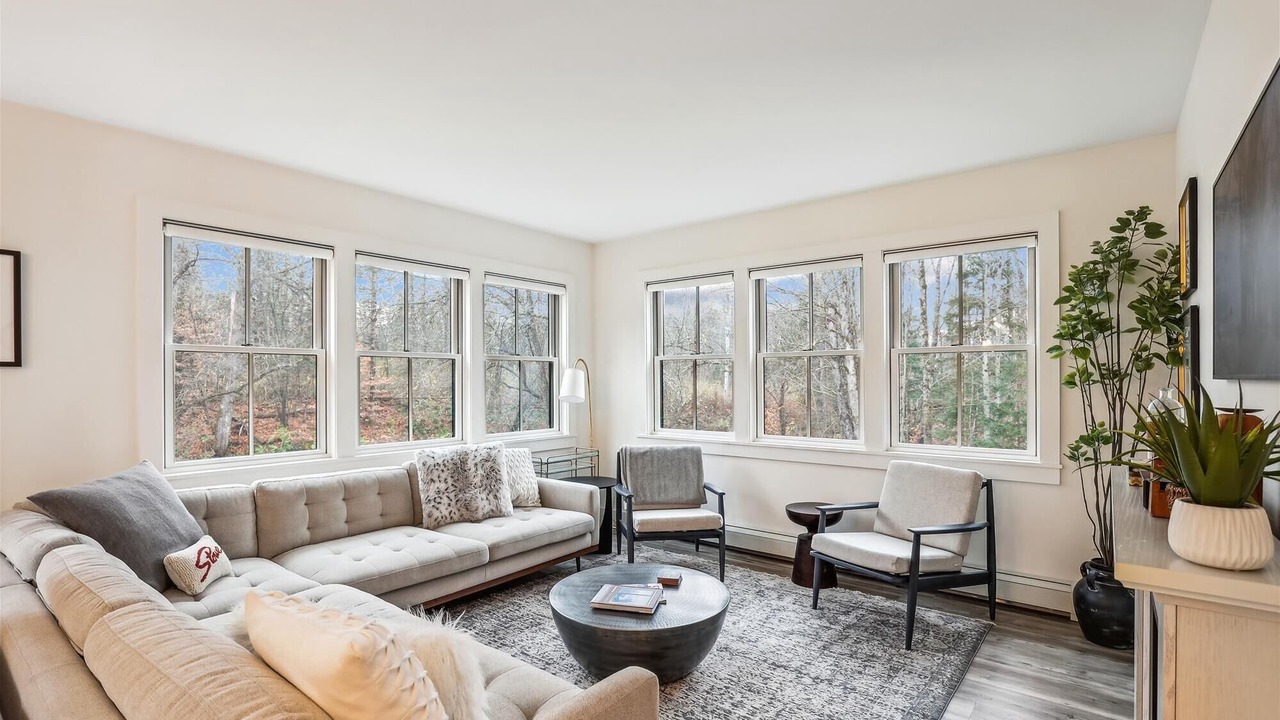 Photo of Livingroom in Stowe Hollow