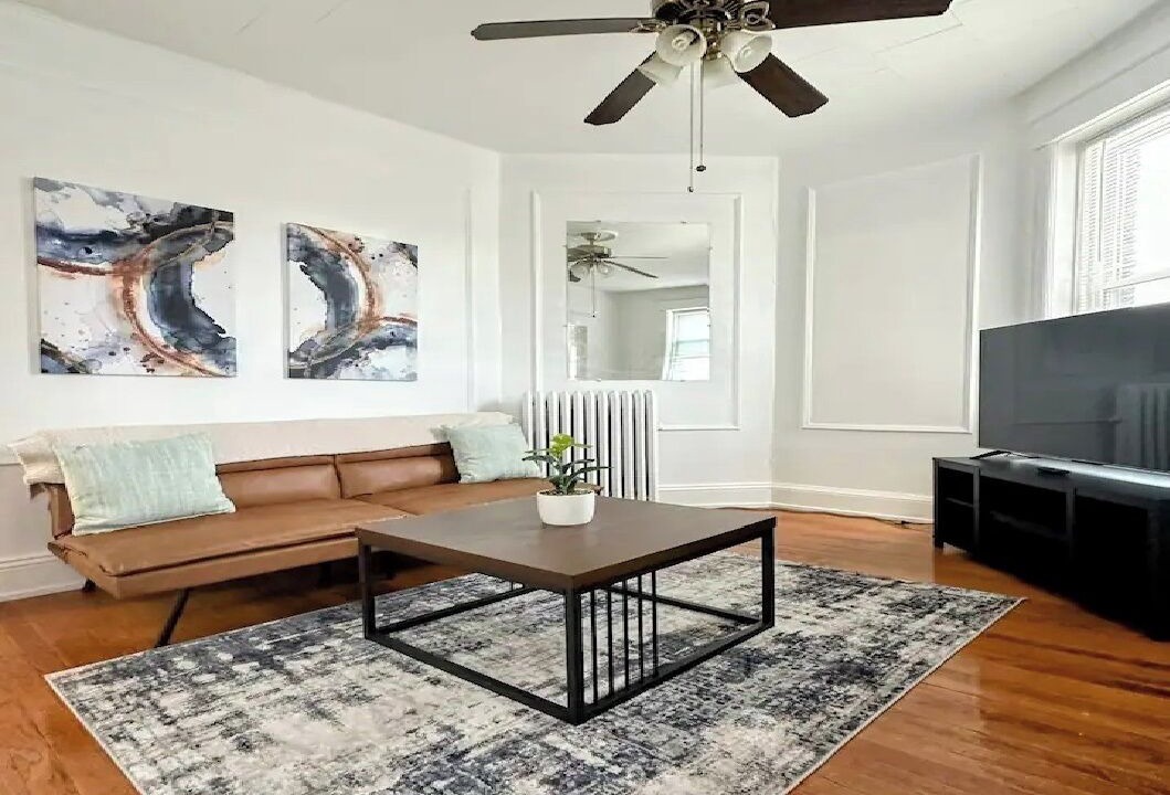 Photo of Livingroom in Stockade Historic District