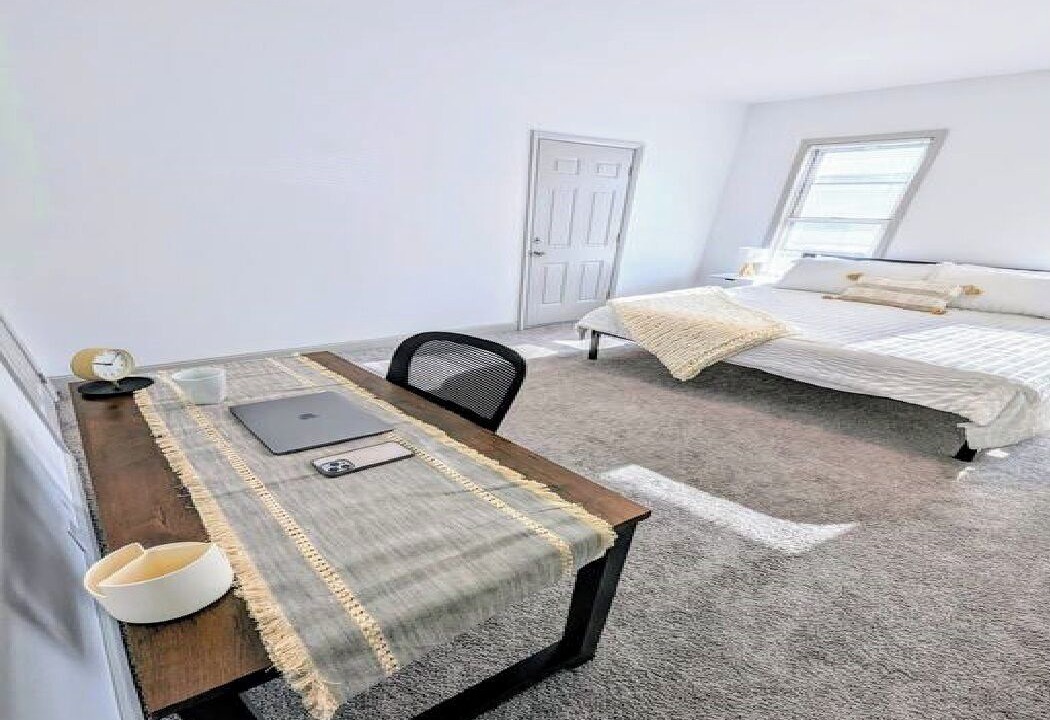 Photo of Bedroom in Stockade Historic District
