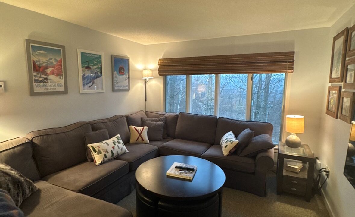 Photo of Livingroom in Warren