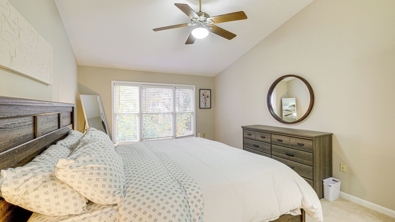 Photo of Bedroom in Lake Ridge