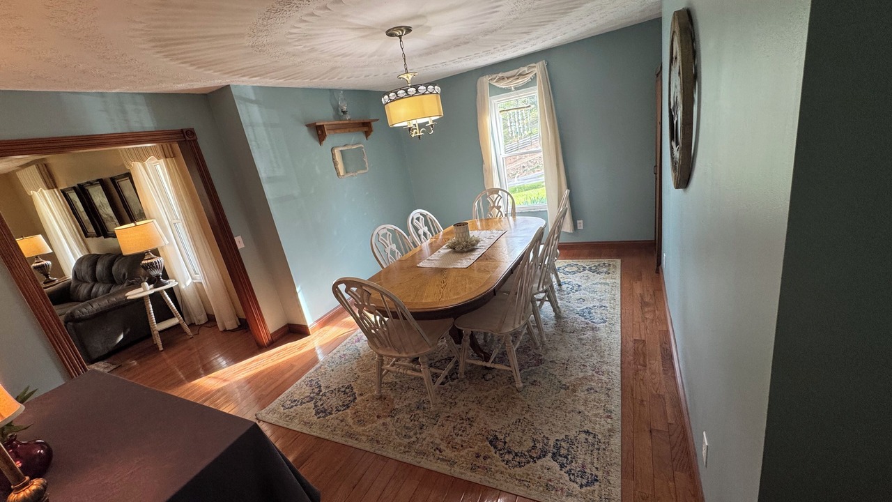 Photo of Livingroom in Louisa