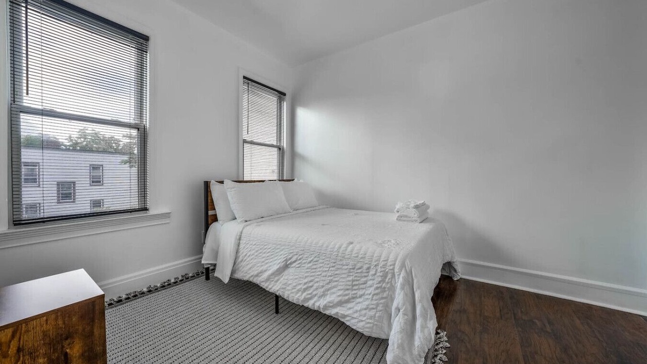 Photo of Bedroom in Weequahic