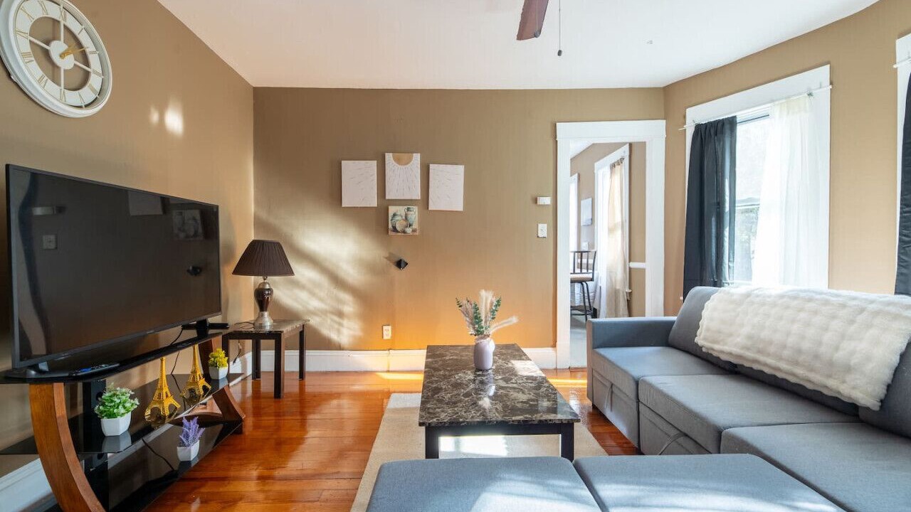 Photo of Livingroom in Chicopee