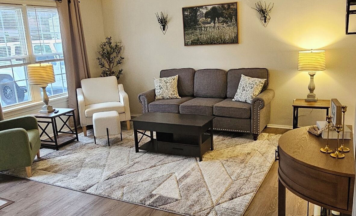 Photo of Livingroom in Howland Corners