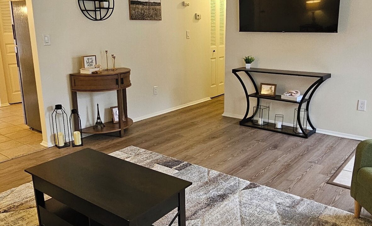 Photo of Livingroom in Howland Corners