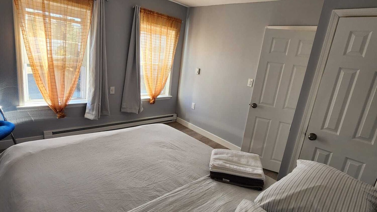 Photo of Bedroom in Teaneck