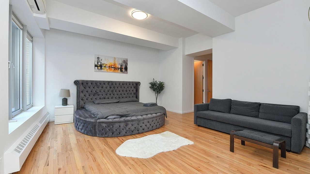 Photo of Livingroom in Civic Center