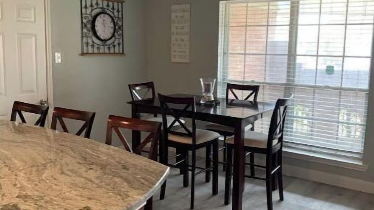 Photo of Livingroom in Southbelt/Ellington