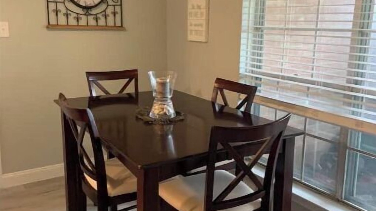 Photo of Livingroom in Southbelt/Ellington