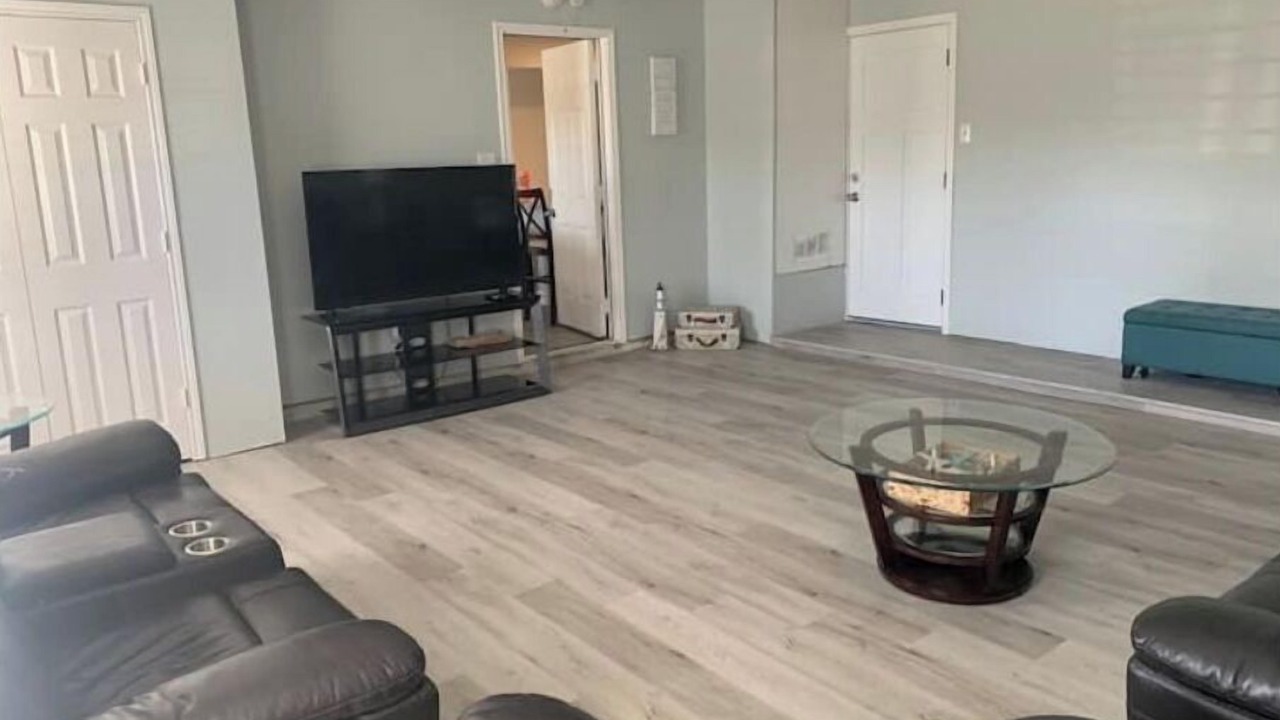 Photo of Livingroom in Southbelt/Ellington