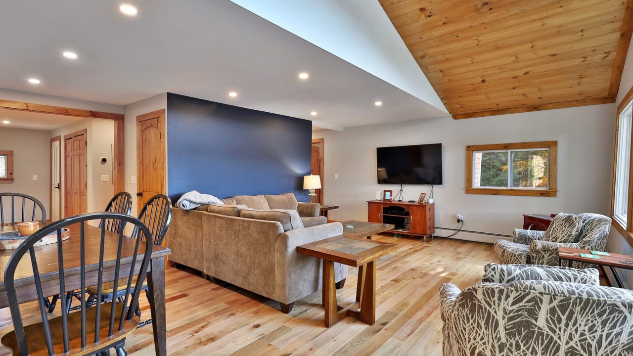 Photo of Livingroom in Forest Dale
