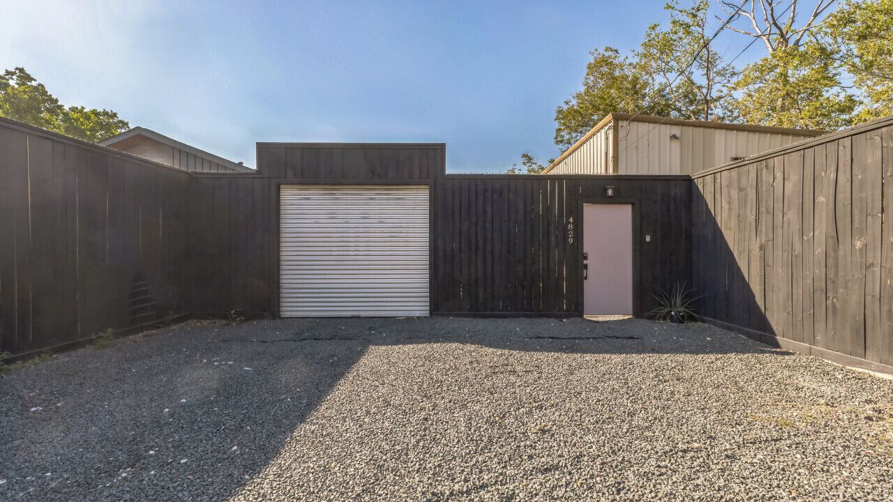 Photo of Outdoor in Garden Oaks
