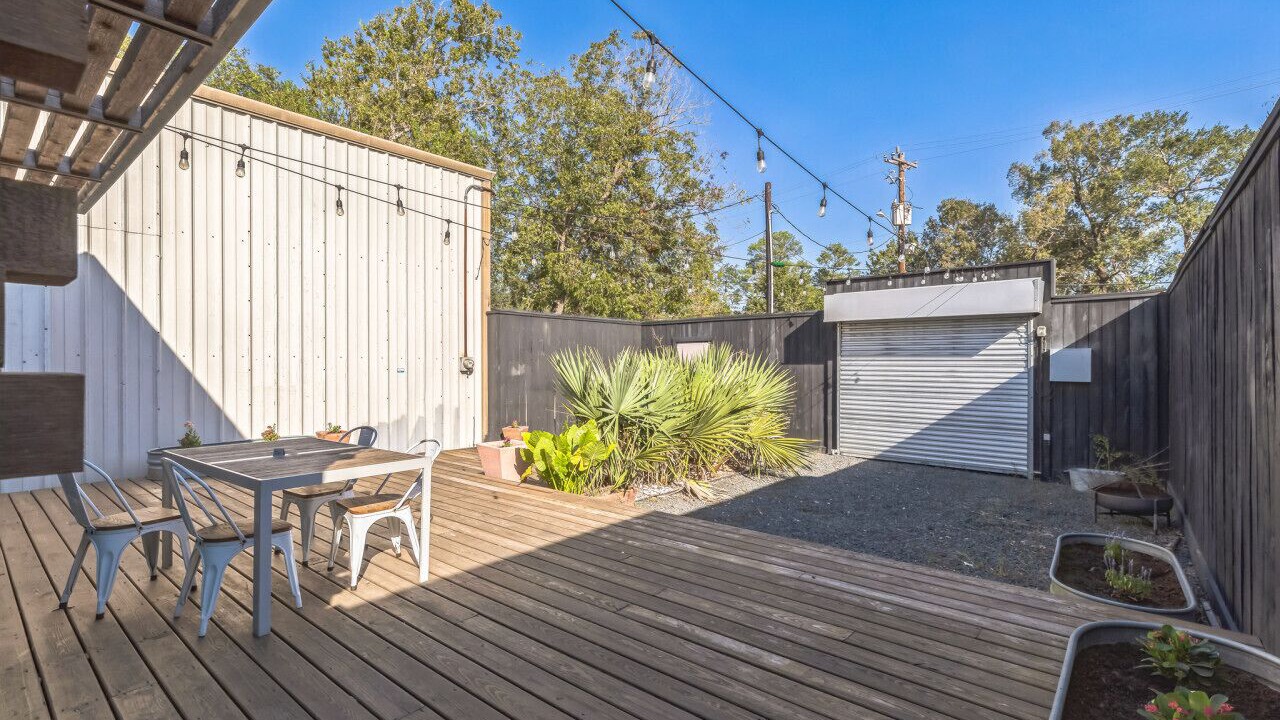 Photo of Outdoor in Garden Oaks
