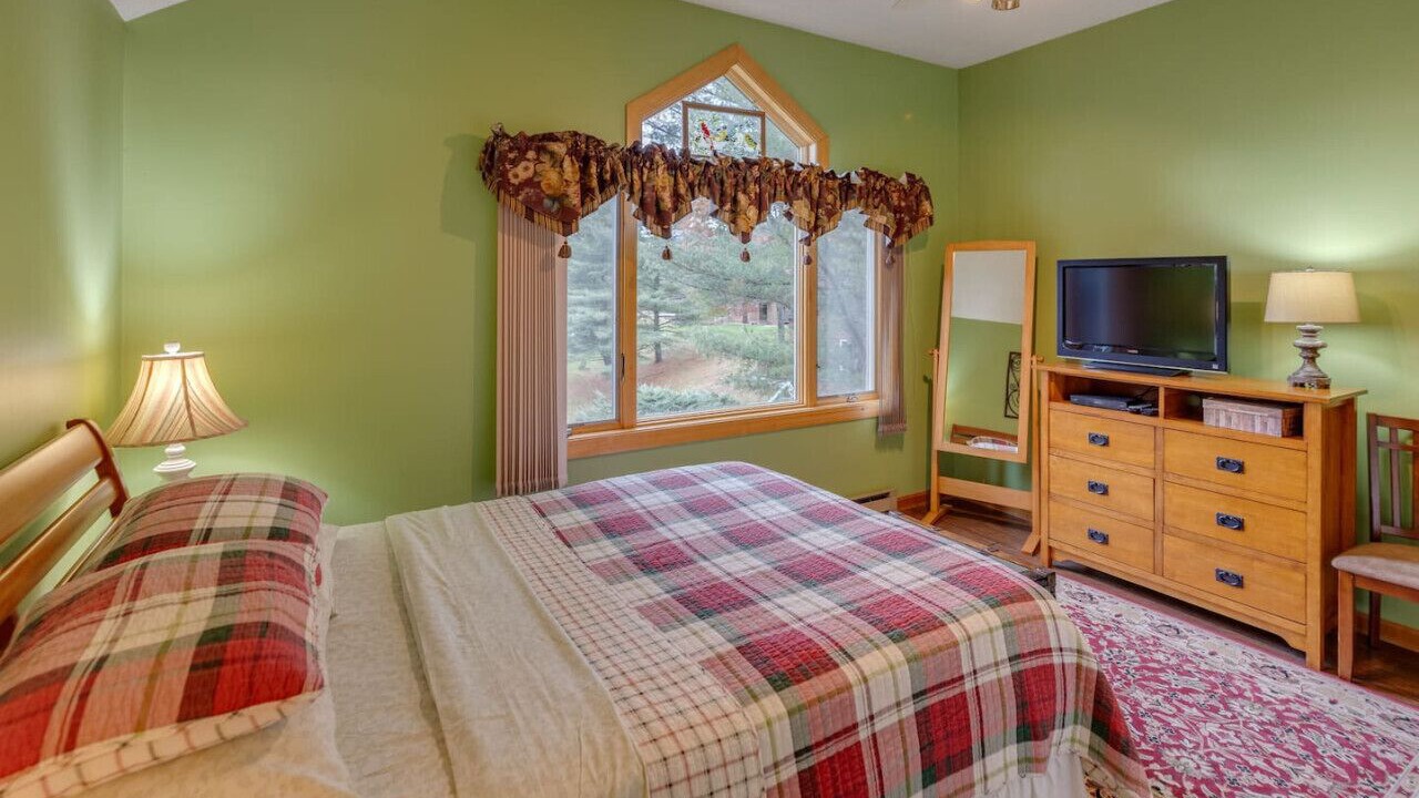 Photo of Bedroom in North Woodstock