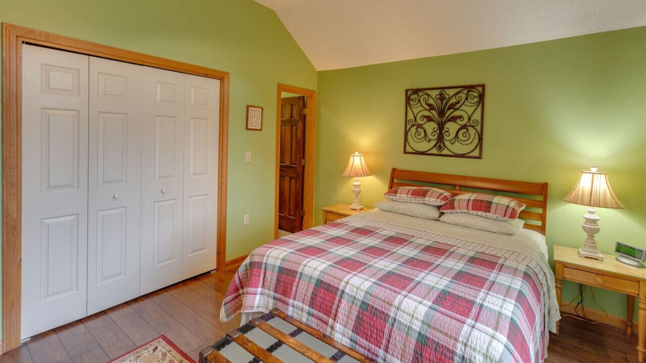 Photo of Bedroom in North Woodstock