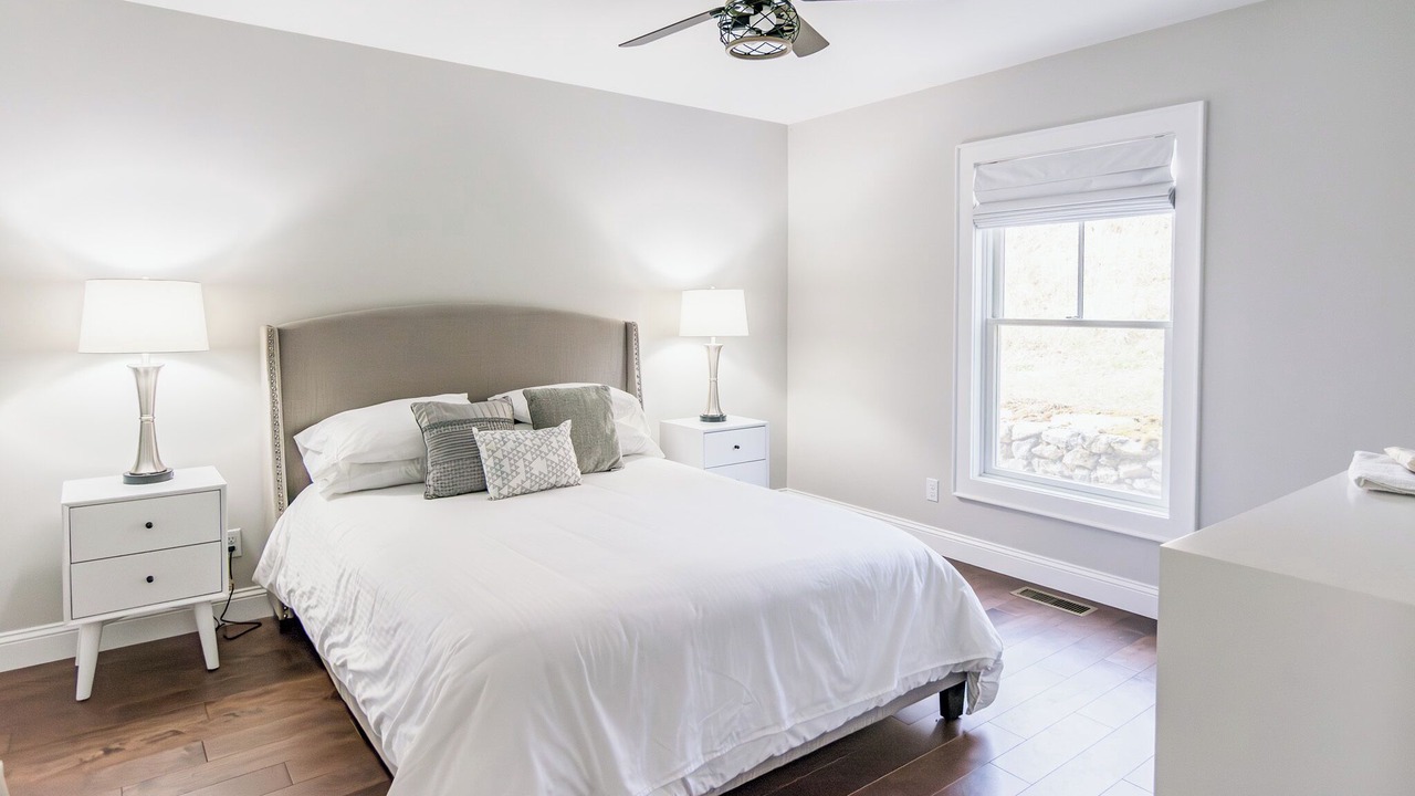 Photo of Bedroom in Warm Springs