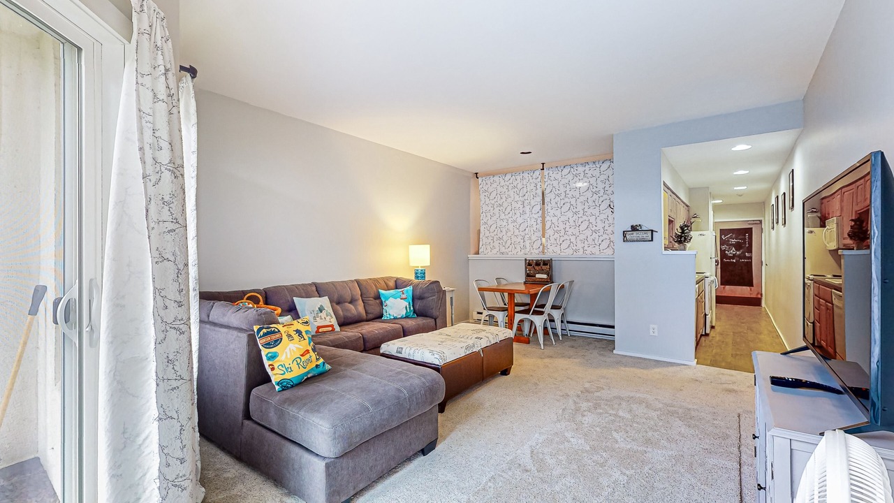 Photo of Livingroom in Warren