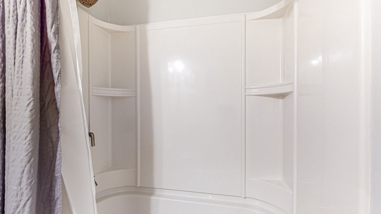 Photo of Bathroom in Warren