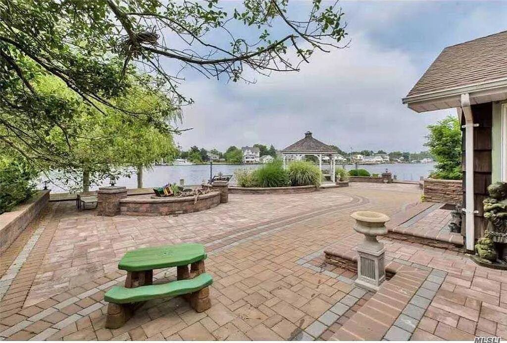 Photo of Outdoor in Amityville