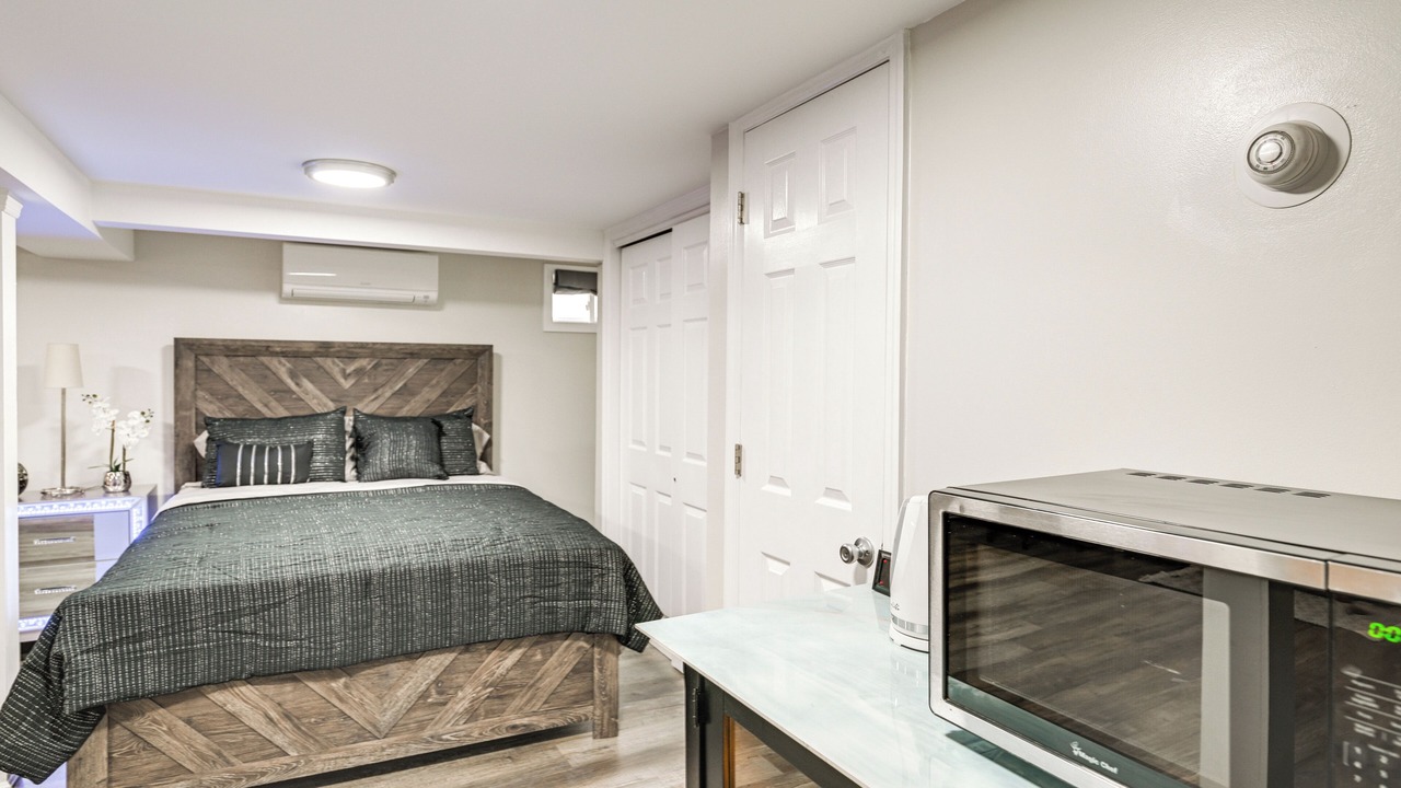 Photo of Bedroom in Floral Park