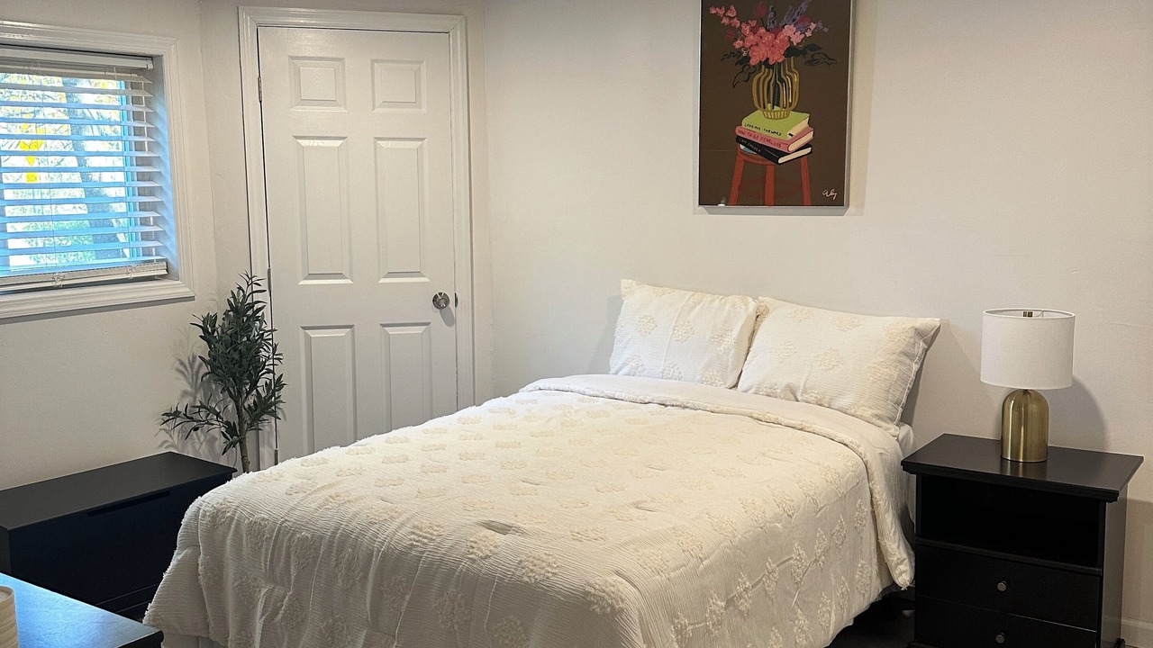 Photo of Bedroom in West Babylon